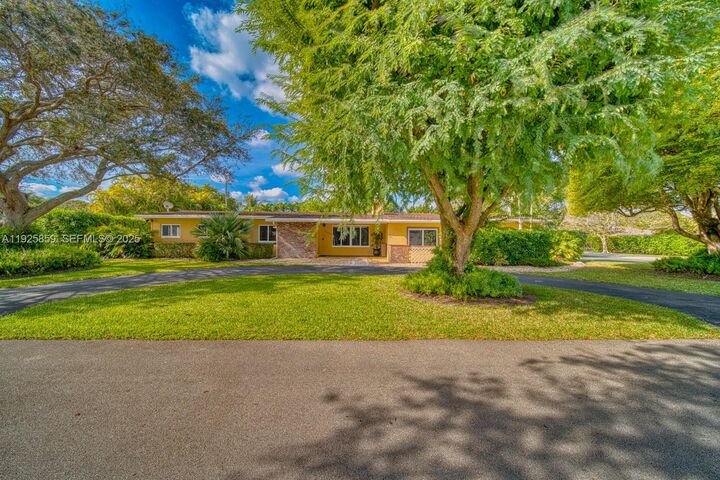 Property Photo: 13400 SW 78th Ct FL 33156