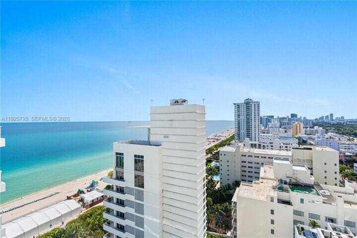 Property Photo:  4391 Collins Ave 1814  FL 33140 