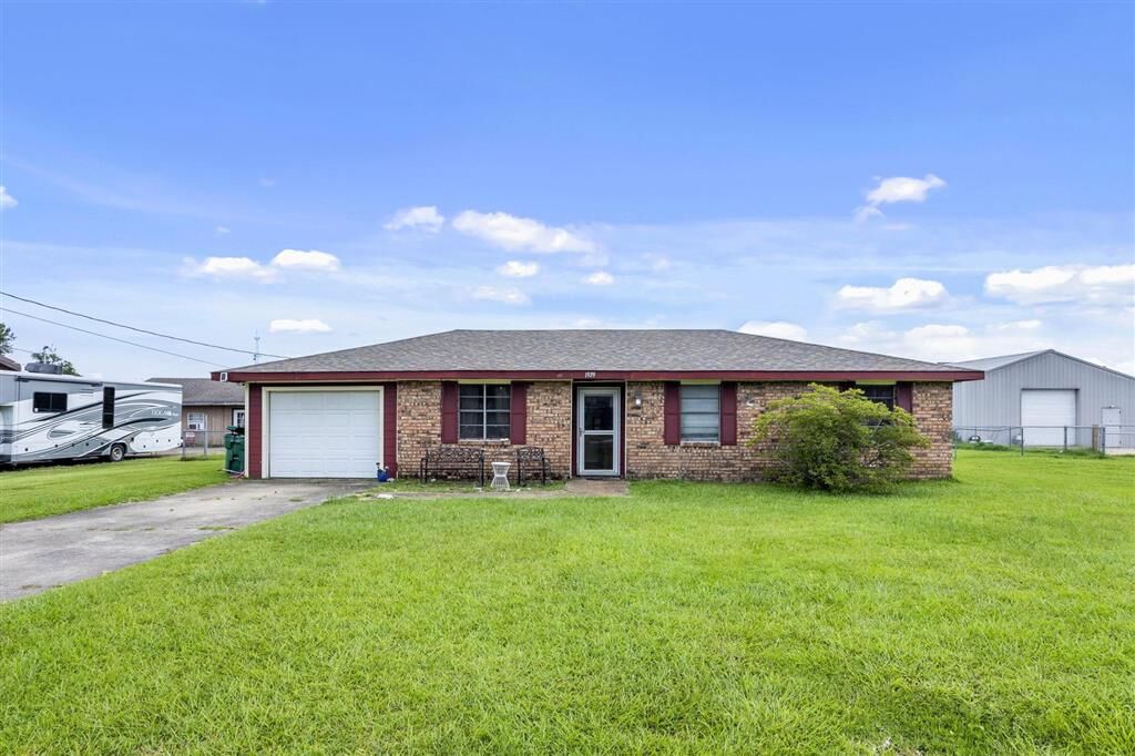 Property Photo: 1929 S Borel Dr Drive S LA 70611