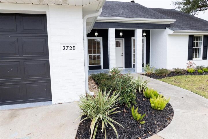 Property Photo: 2720 Twin Oaks Road LA 70663