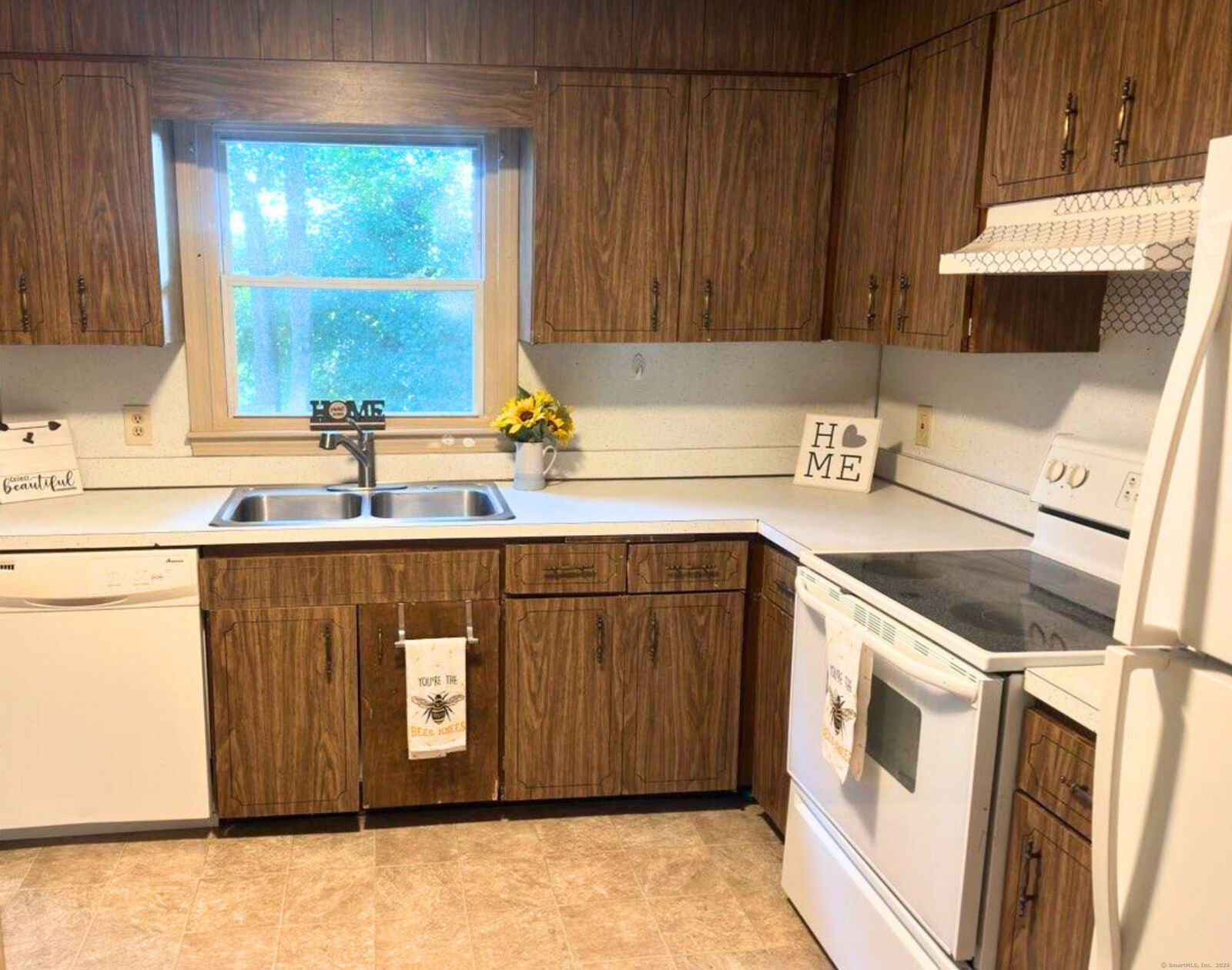 Property Photo: 537 Boswell Avenue CT 06360