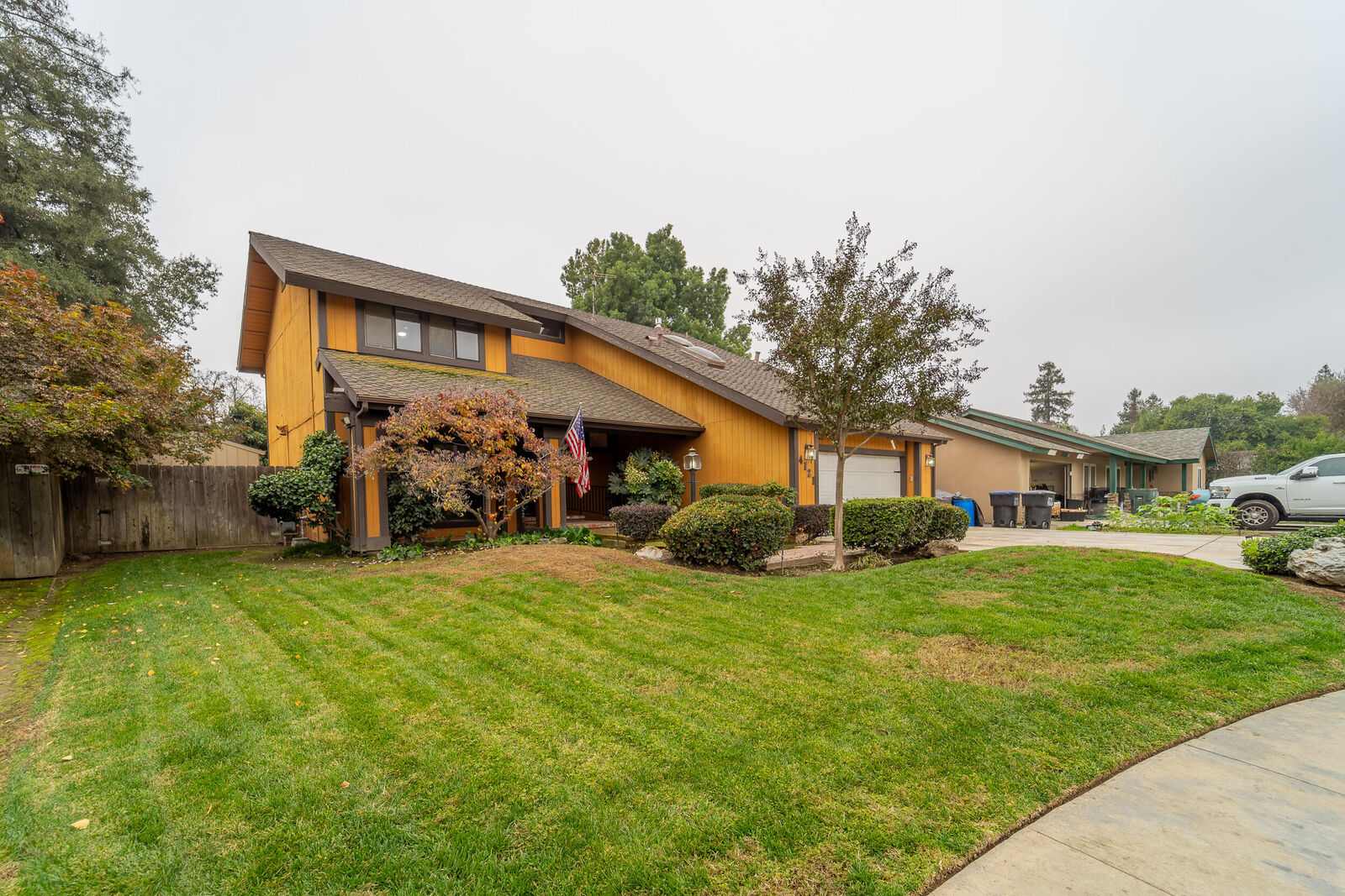 Property Photo: 4121 W Grove Court CA 93291