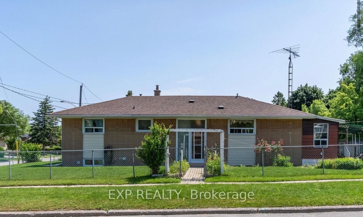 Photo de la propriété: 33 Lakeland Crescent ON M1G 2L4