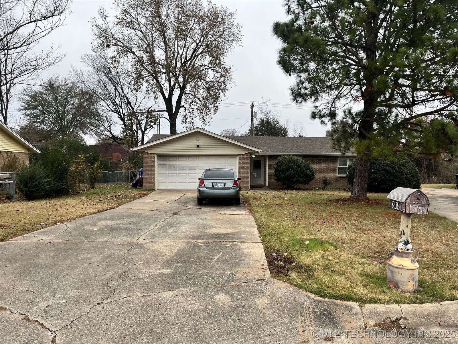 Property Photo: 2814 Fredonia Street OK 74403