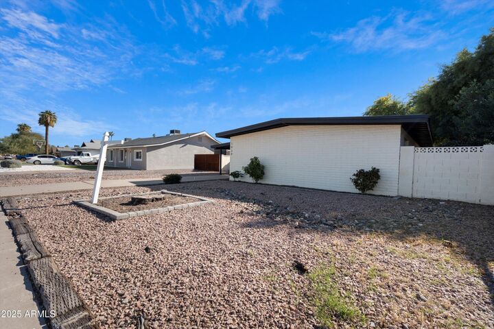 Property Photo:  1939 E Alameda Drive  AZ 85282 