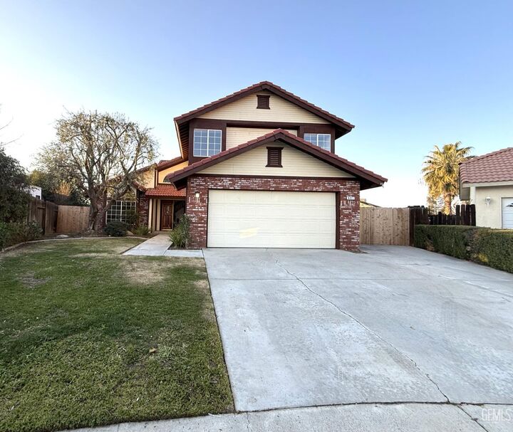 Property Photo: 601 Las Arenas Court CA 93314