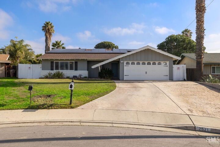 2921 Staunton Court  Bakersfield CA 93306 photo