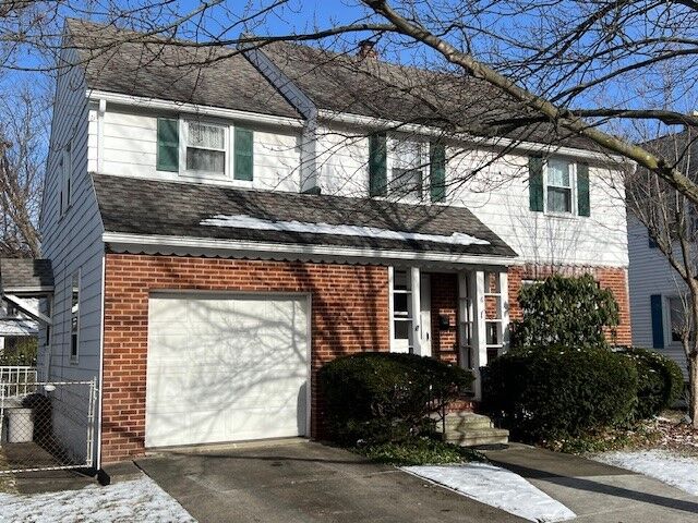 Property Photo:  6 Aberystwyth Pl  NY 13905 