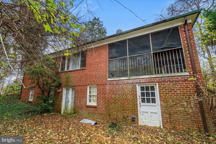 Property Photo: 709 Greyrock Drive MD 20910