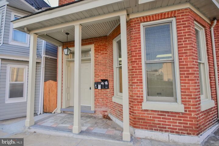 Property Photo: 203 W John St, Apt 4 WV 25401