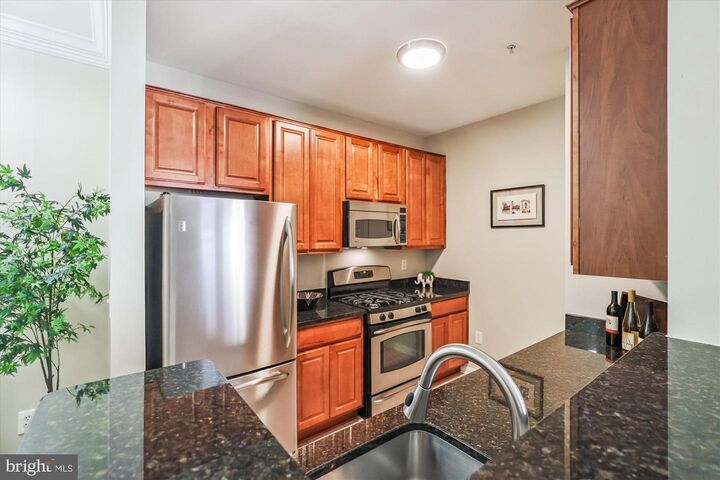 Property Photo:  4854 Eisenhower Avenue 354  VA 22304 