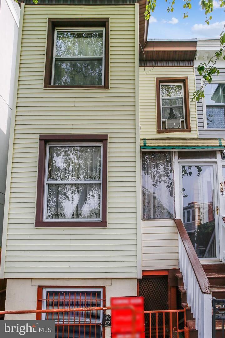 Property Photo: 764 Park Road NW DC 20010