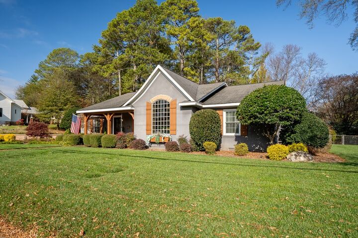 Property Photo:  704 Walnut Avenue  GA 30720 