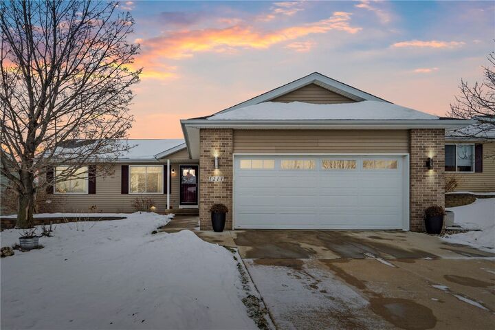 1211 Wolf Dr NW  Cedar Rapids IA 52405 photo