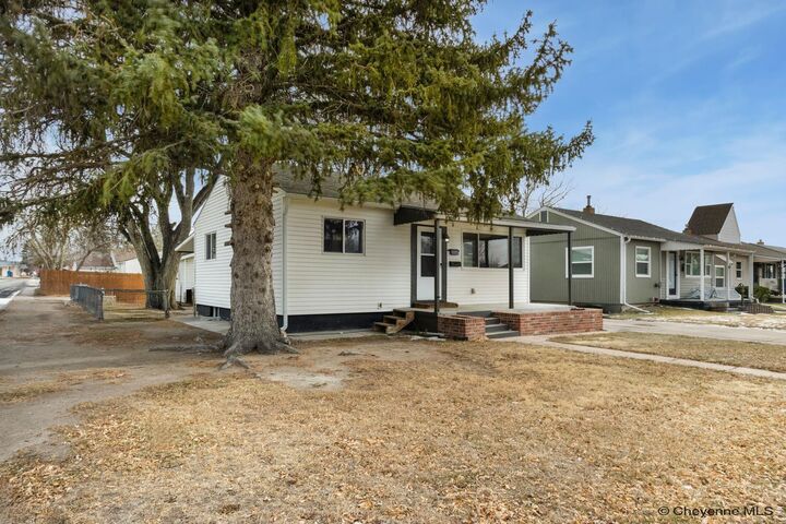 Property Photo: 3533 Duff Ave WY 82001