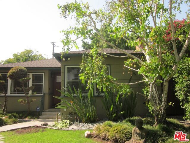 Property Photo: 511 N Sweetzer Ave CA 90048