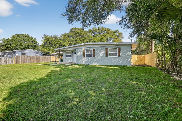 Property Photo:  103 Forest Drive  FL 32547 