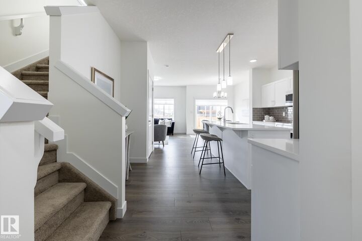 Photo de la propriété: 5226 Kinney Place SW AB T6W 5G5