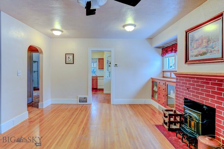 Property Photo:  810 W Lewis Street  MT 59047 