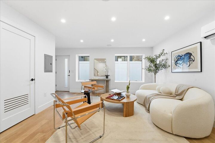 Property Photo:  105 Laidlaw Ave 4  NJ 07306 