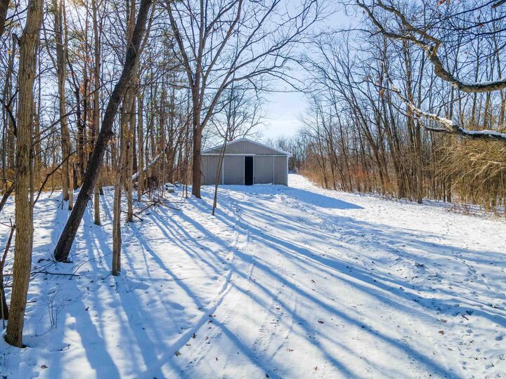 Property Photo: 11480 N Roanoke Road IN 46783