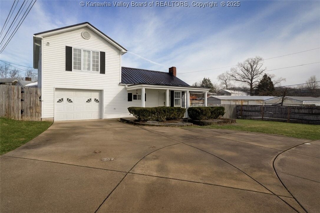 Property Photo: 5218 Pioneer Drive WV 25313