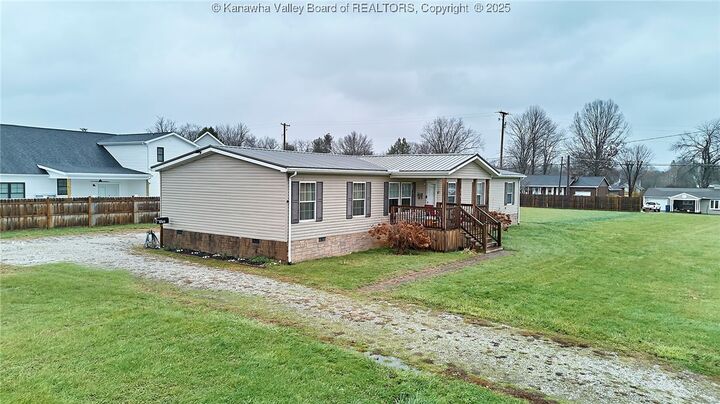 Property Photo: 374 Sunnybrook Drive WV 25526