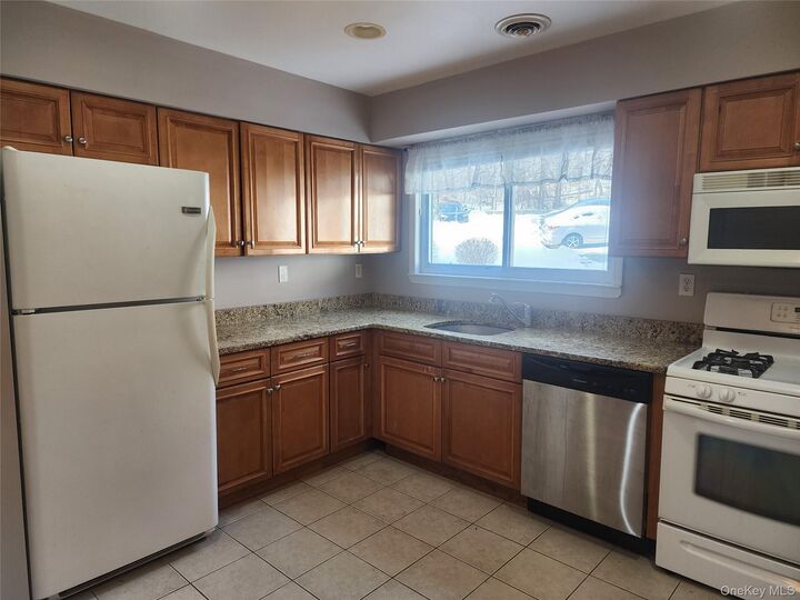 Property Photo: 18 Pavilion Ridge Way 1 NY 10901