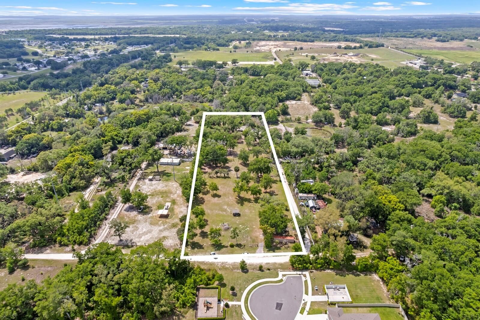 Property Photo: 3100 Poverty Lane FL 32712