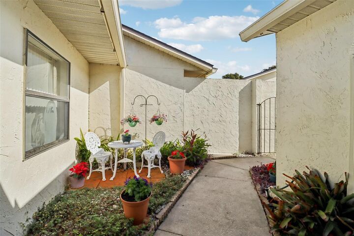Property Photo:  2225 Cypress Court 2C  FL 32778 