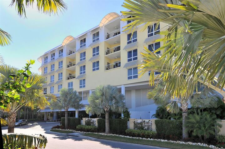 Property Photo: 915 Seaside Drive 606, Weeks 14-17 FL 34242