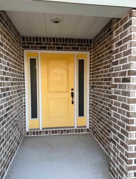 Property Photo: 208 Lagoon Mist Court FL 32759