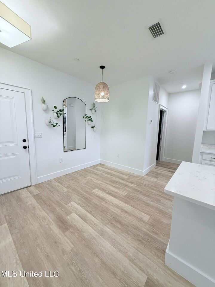 Property Photo: 2501 Bienville Boulevard MS 39564