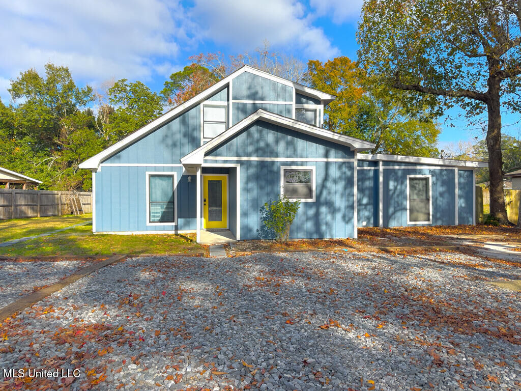 Property Photo:  116 McCaughan Avenue  MS 39560 