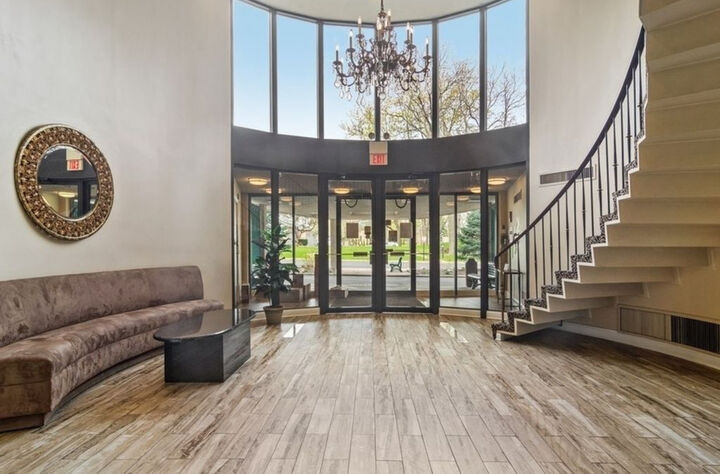 Property Photo: 190 S Wood Dale Road 611 IL 60191