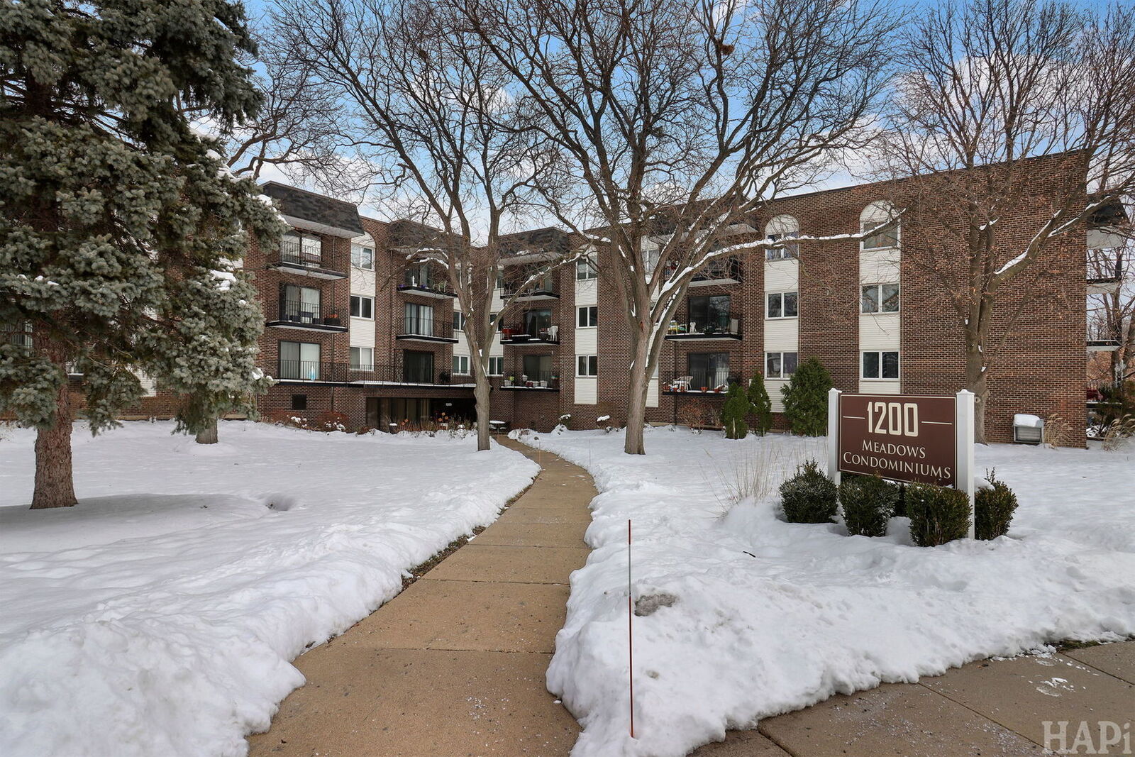 Property Photo:  1200 W Northwest Highway 305  IL 60056 