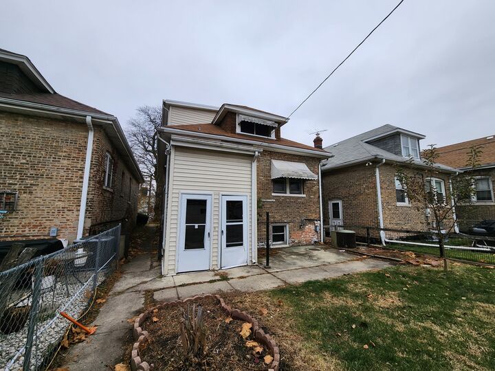 Property Photo:  2221 Home Avenue  IL 60402 