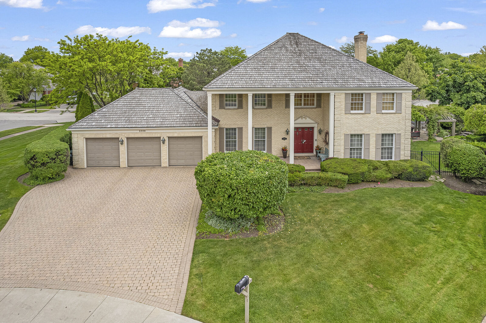Property Photo: 2308 Indian Ridge Drive IL 60026