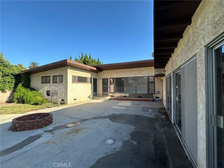 Property Photo: 9519 La Reina CA 90240