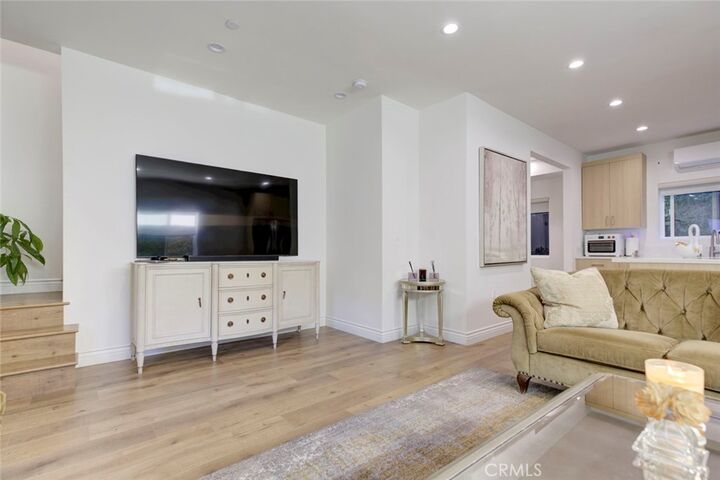 Property Photo: 5208 Goodland CA 91607