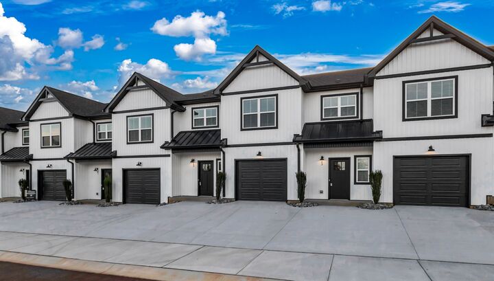 Property Photo: 166 Sango Dr Bldg 6 48 TN 37043