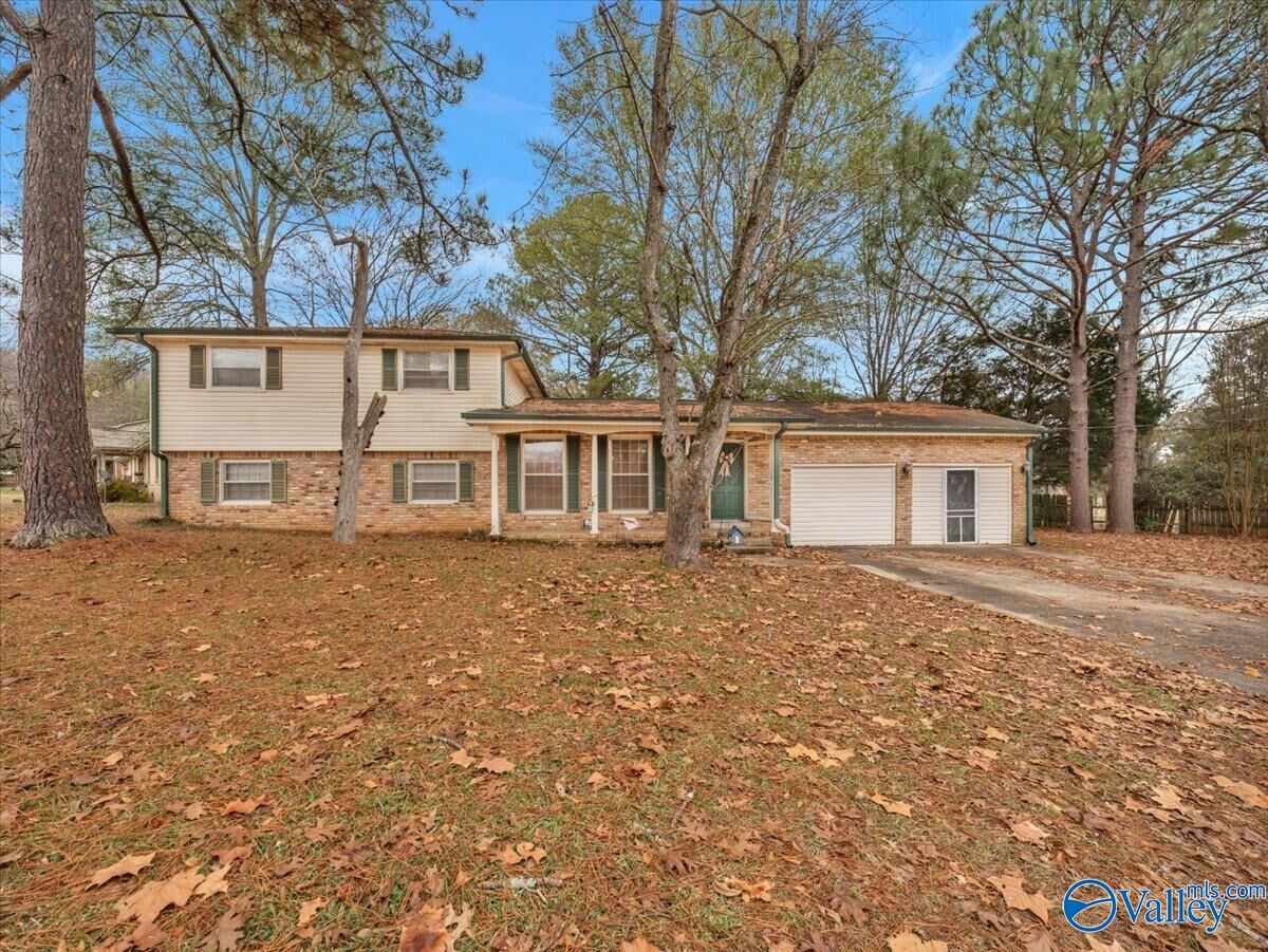 Property Photo:  12001 Queens Place SE  AL 35803 