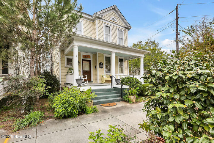 Property Photo:  402 S 5th Avenue  NC 28401 