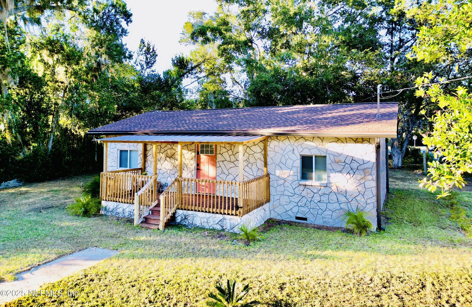 Property Photo:  18713 Charlotte Avenue  FL 32622 