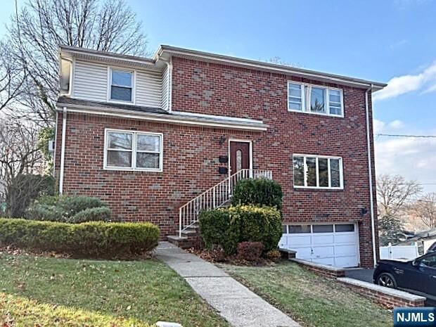 Property Photo:  650 Edgewater Avenue 2  NJ 07657 