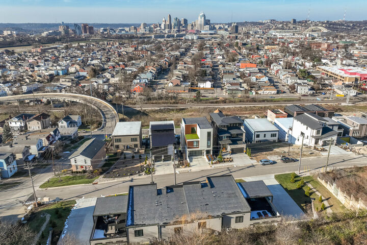 Property Photo: 100 W 14th Street KY 41071