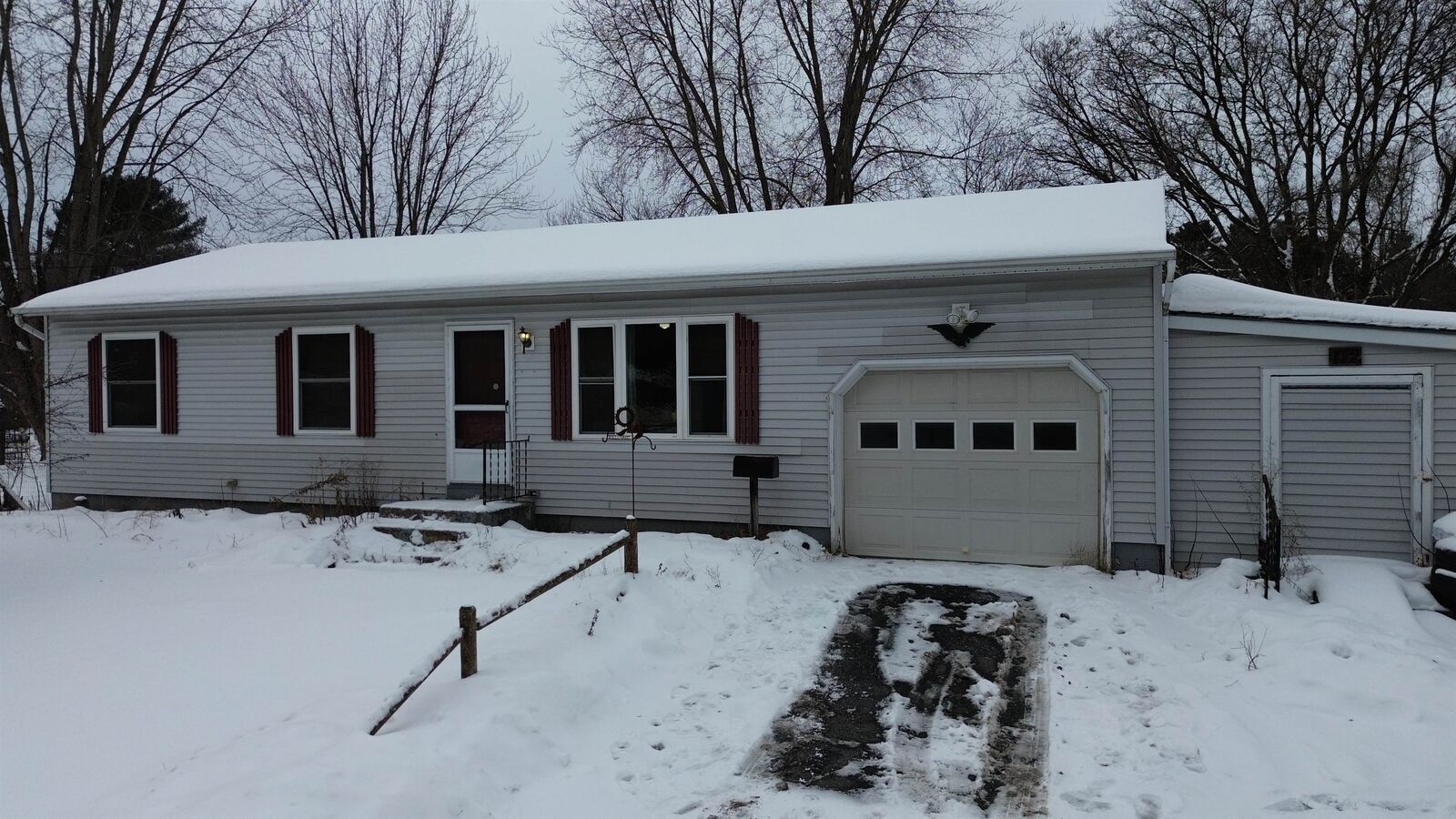 Property Photo: 112 Meadow Road VT 05468