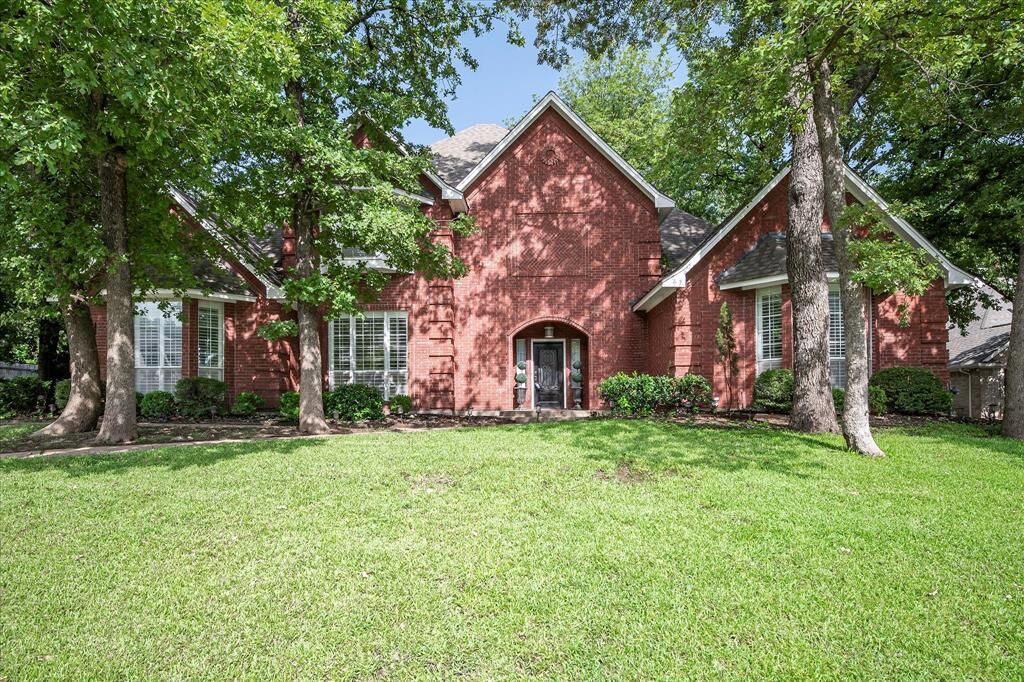 Property Photo:  8312 Thorncrest Court  TX 76182 