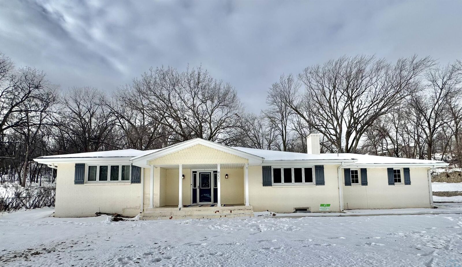 Property Photo:  4221 Country Club Blvd  IA 51104 