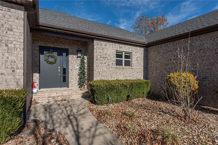 Property Photo: 1914 Quinlan Avenue AR 72745